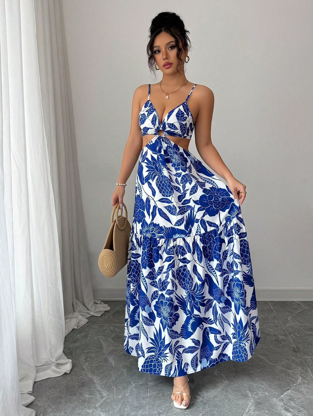 Vestido Floral Azul e Branco — Elenzga — foto 1