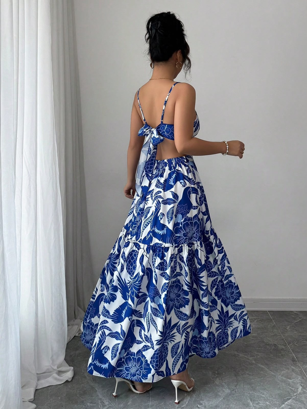 Vestido Floral Azul e Branco — Elenzga — foto 2