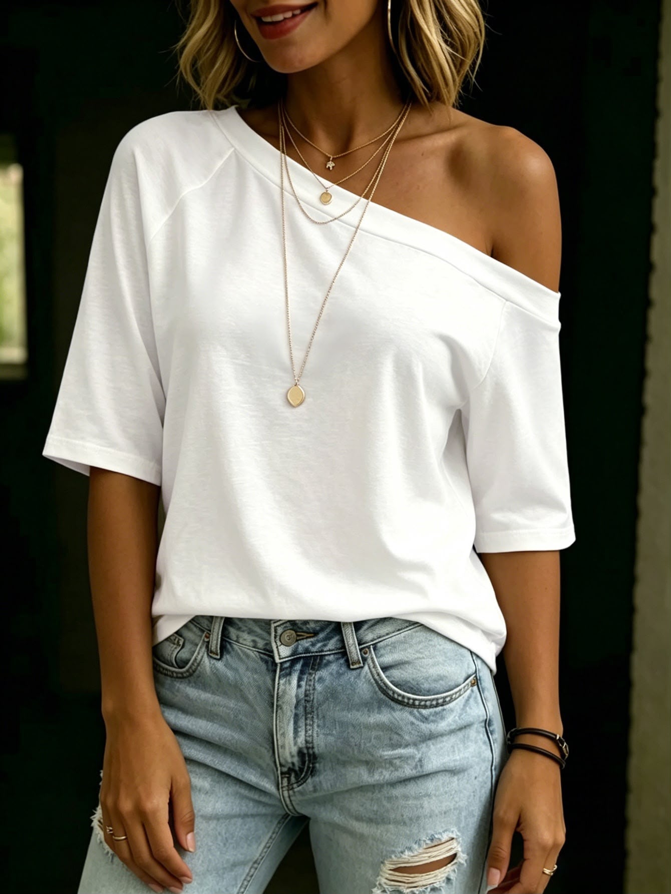 Blusa Branca Ombro Assimétrico — SHEIN LUNE — foto 2