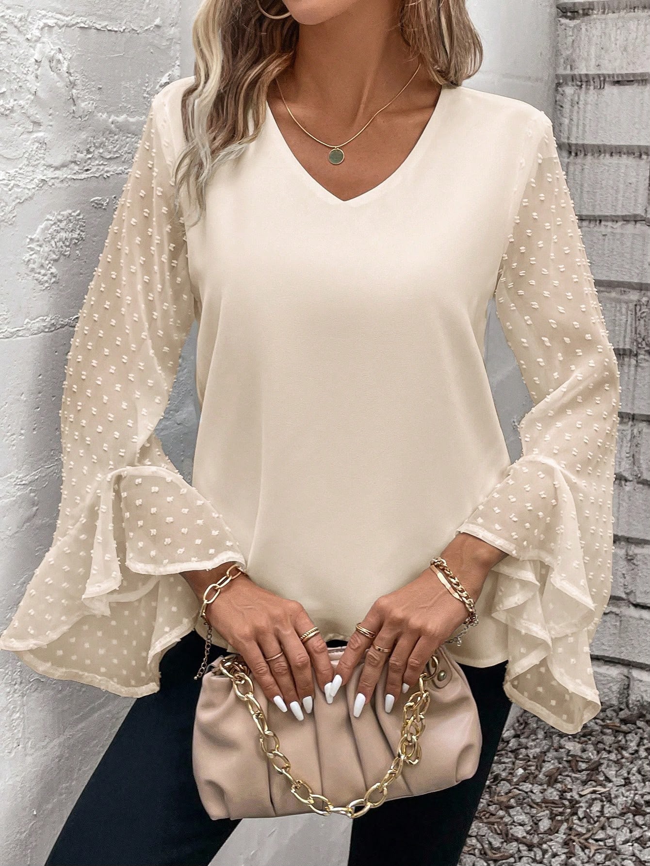 Blusa Creme Decote V Manga Flare — SHEIN Clasi — foto 1